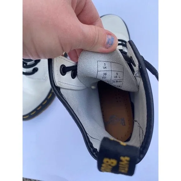 Dr. Martens 1460 White Leather 8 Eye Combat Boots Womens Size 5 US L 36 EU - Picture 6 of 11